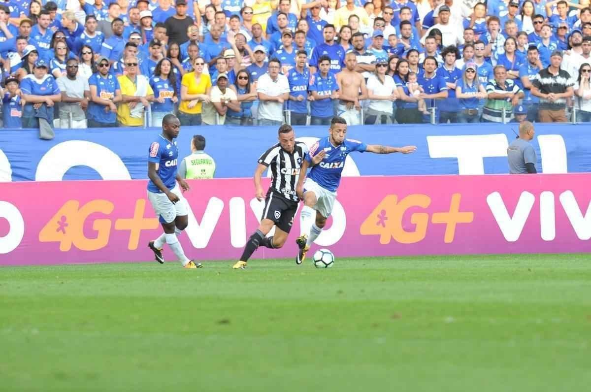 Imagens do jogo entre Cruzeiro e Botafogo, pela 19 rodada do Brasileiro, no Mineiro