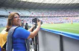 Me do volante Lucas Silva, Ana Maria Silva,  a fotgrafa do Cruzeiro neste domingo em homenagem ao dia dela