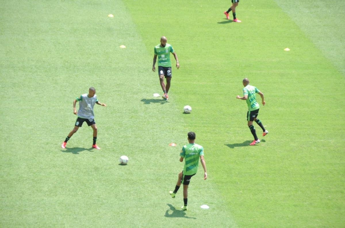 Equipes se enfrentaram neste sbado, pela 13 rodada da competio