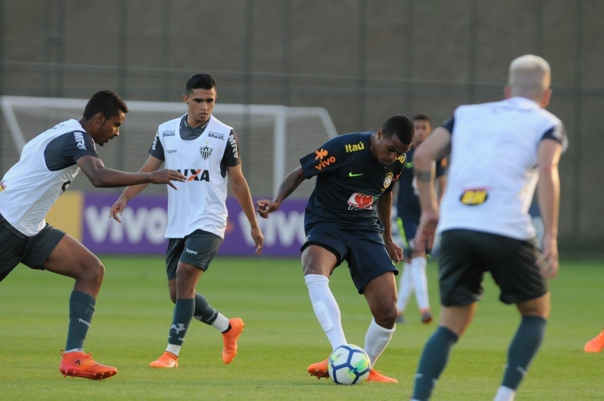 Atltico colocou alguns reforos em campo e derrotou a Seleo Brasileira Sub-20 por 5 a 3 com gols de Ricardo Oliveira (2), Denlson, Terans e Erik. Jhonny Lucas, Alerrandro e Alan descontaram.