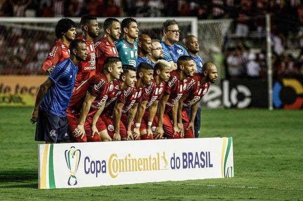 Nos Aflitos, Náutico e Botafogo se enfrentaram pela 2ª fase da Copa do Brasil. Além da classificação, o triunfo valeu uma premiação de R$ 1,5 milhão.