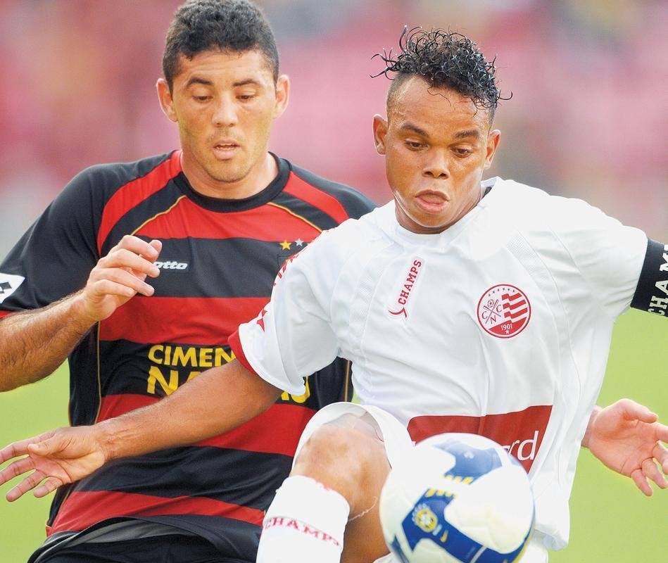 Em 2009, o Nutico iniciou uma parceria curta com a Champs