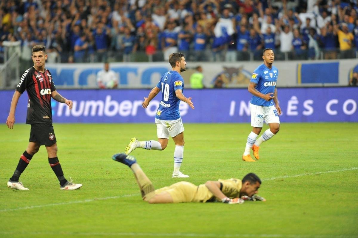 Cruzeiro conseguiu marcar no segundo tempo, com Arrascaeta, mas sofreu empate no fim com Bergson