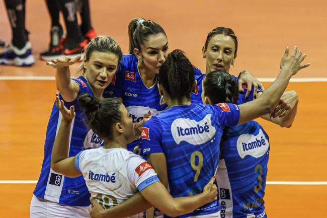 Minas venceu a segunda partida da deciso, por 3 sets a 1, nesta sexta-feira, na Arena Nilson Nelson, em Braslia, e fechou a srie melhor de trs com dois triunfos. As parciais foram de 26/24, 18/25, 25/15 e 25/17. 