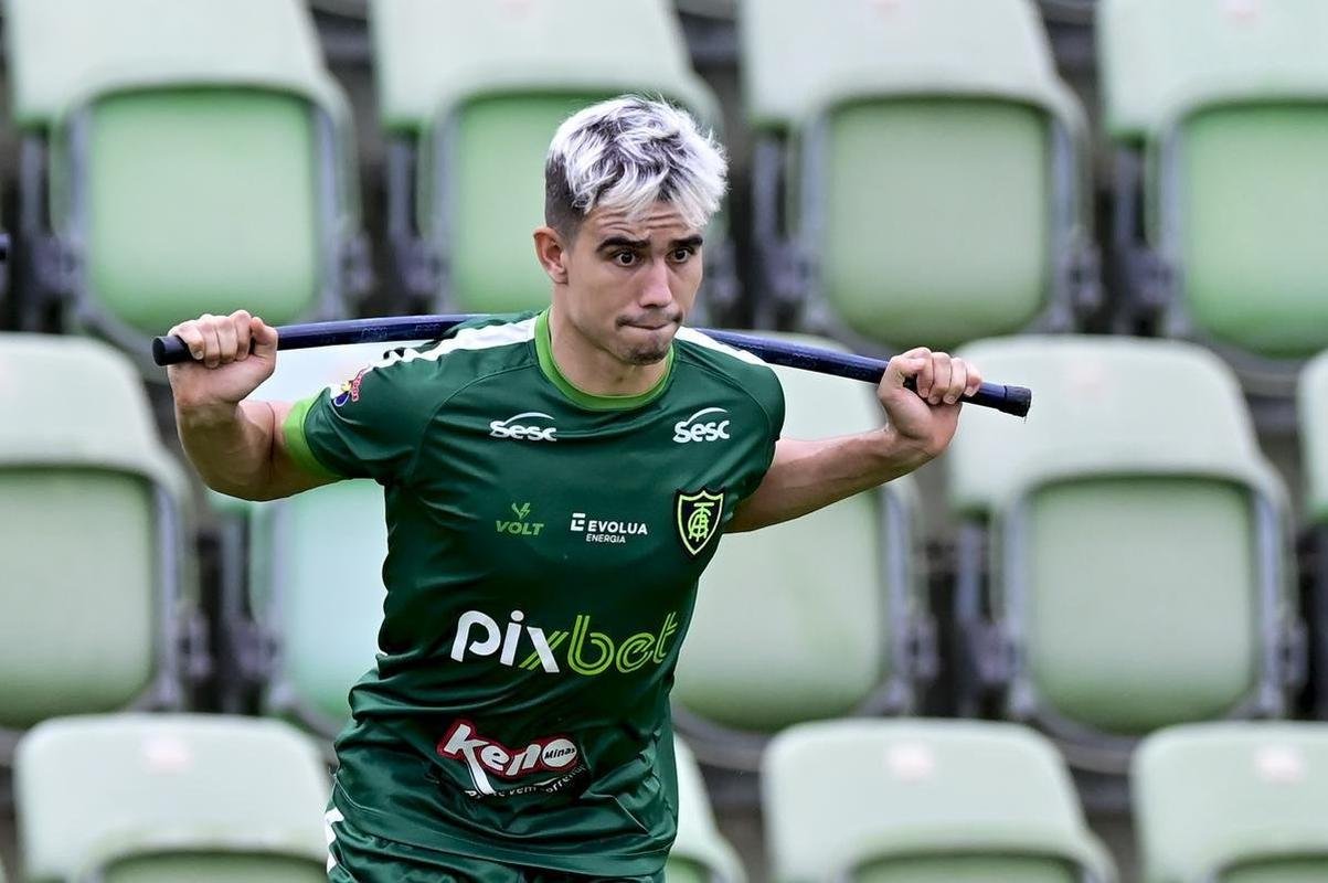 Amrica treinou nesta quinta-feira (10), no CT Lanna Drumond, visando o clssico de sbado contra o Atltico