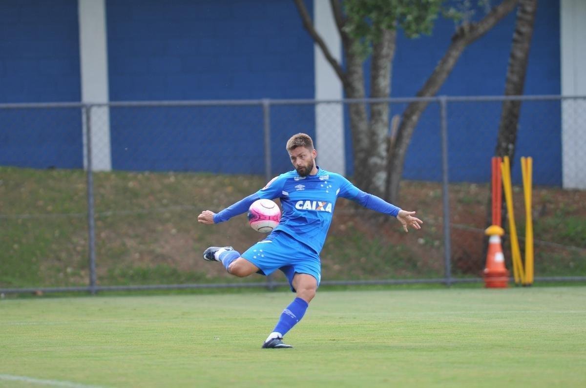 Fotos do ltimo treino do Cruzeiro antes de enfrentar a Caldense (Alexandre Guzanshe/EM D.A Press)