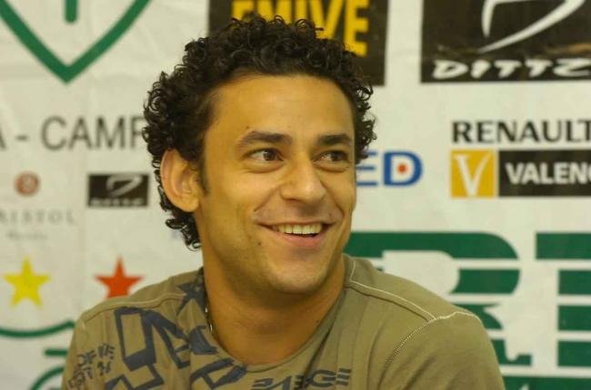 Em 2005, Fred volta ao CT Lanna Drumond para comentar sobre pr-convocao para a Copa Amrica