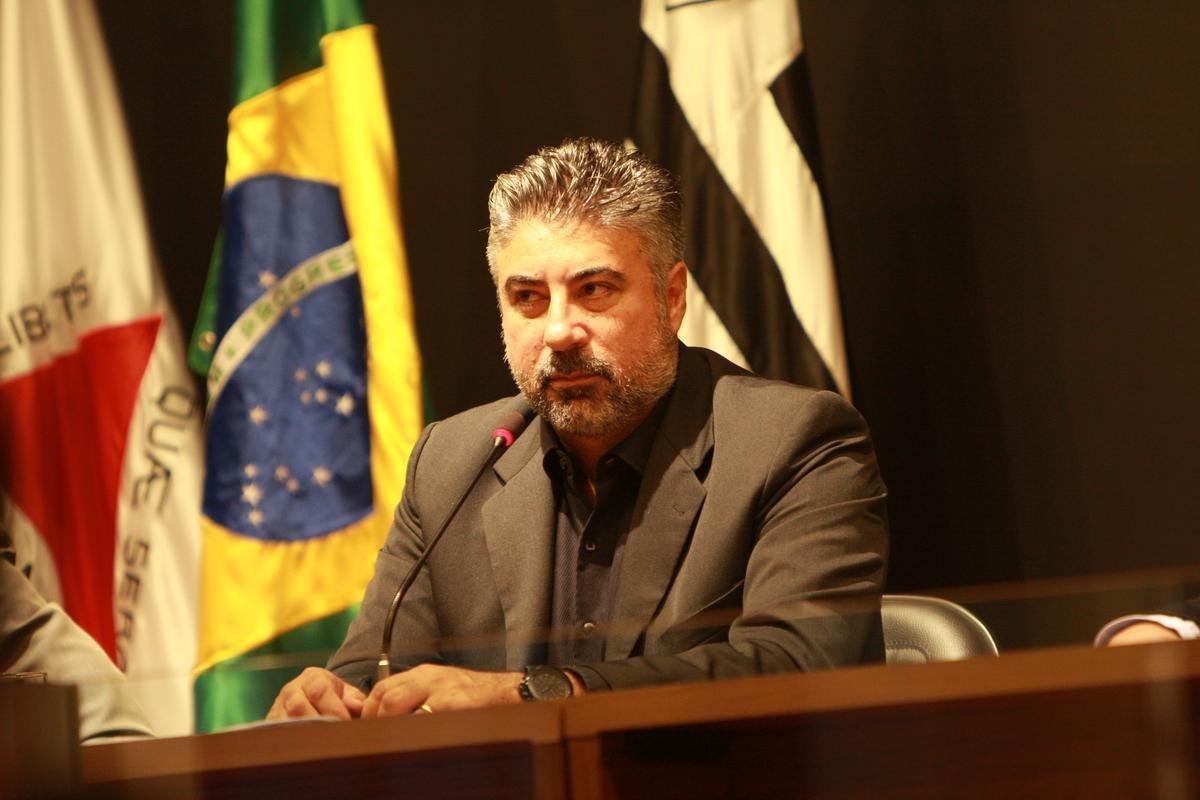 Veja imagens da entrevista coletiva de Srgio Sette Cmara