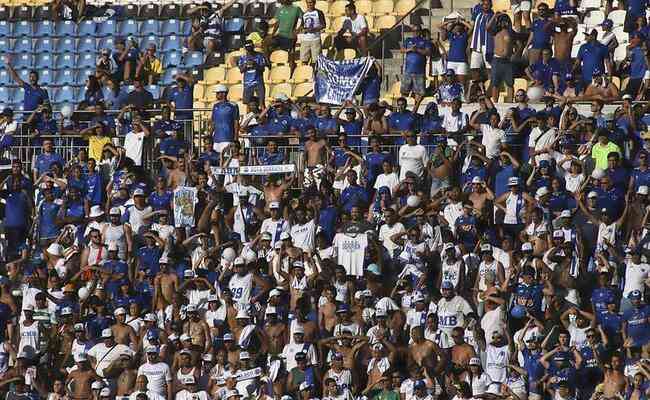 Jogo entre Cruzeiro e Democrata-SL no Kléber Andrade, em Cariacica-ES, teve a presença de 6.589 torcedores