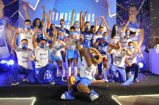 Time Feminino de V�lei do Minas foi apresentado nesta quarta-feira (11/10)