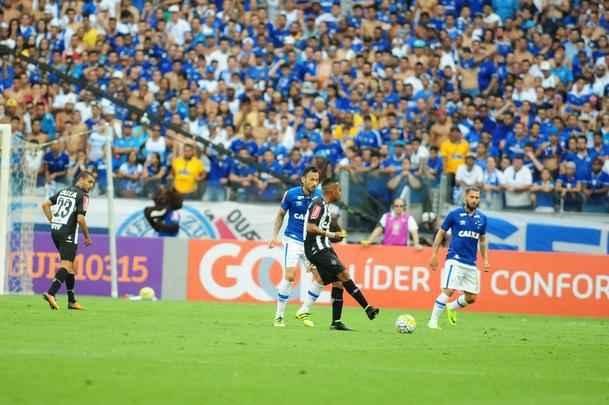 Imagens do primeiro tempo do clssico entre Cruzeiro e Atltico, no Mineiro, pela 26 rodada