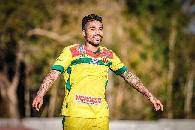 O meia Marcinho marcou 8 gols em 37 jogos pelo Sampaio Corr�a, que terminou a S�rie B em 6�, com 57 pontos.