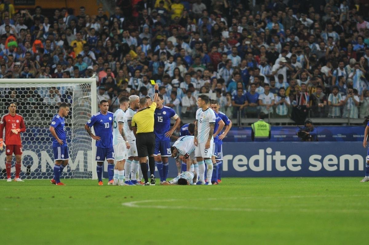 Fotos do duelo entre Argentina e Paraguai, no Mineiro, pela Copa Amrica