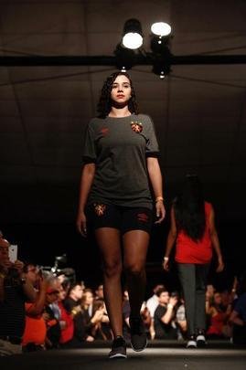 Festa de lançamento dos novos uniformes contou com a presença de jogadores e show de Paralamas de Sucesso