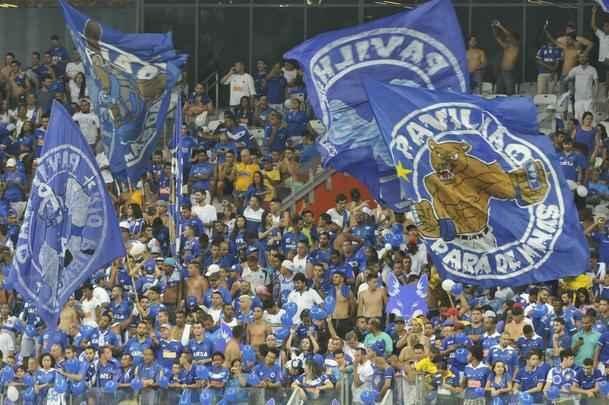 Torcida do Cruzeiro durante partida contra o Grmio, pela semifinal da Copa do Brasil