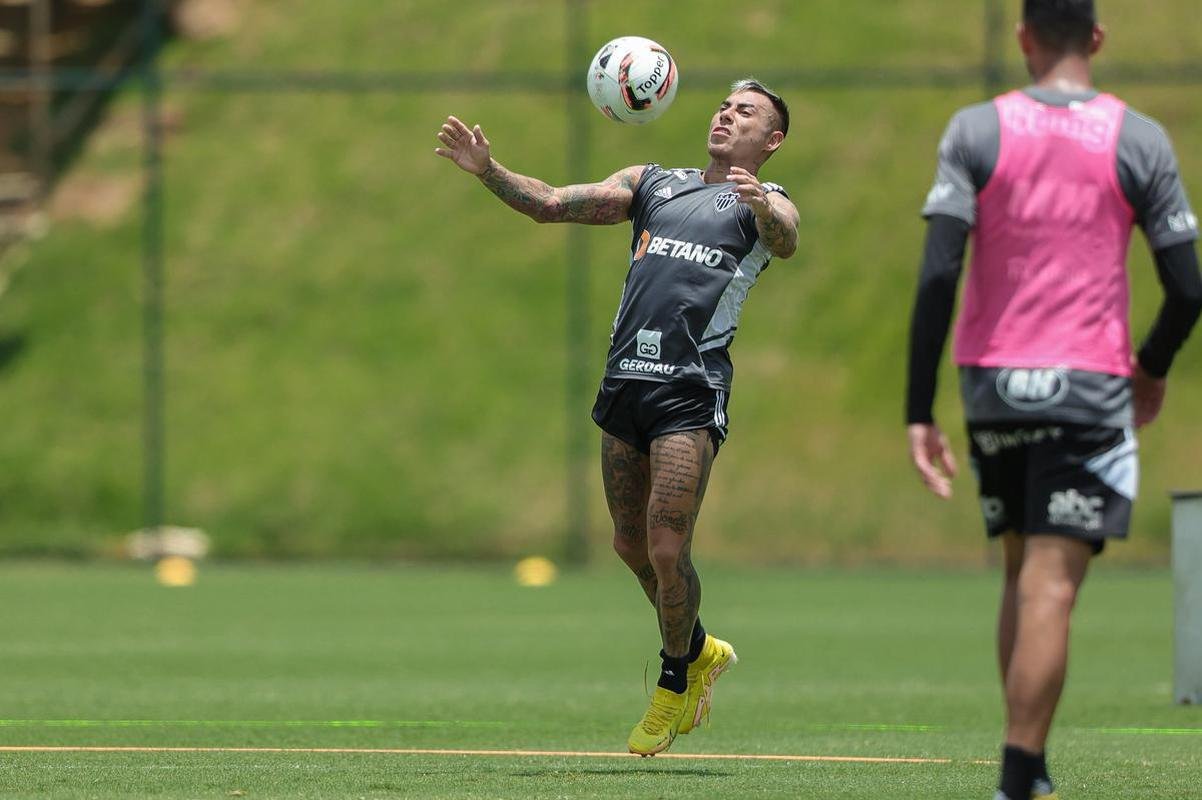 Atltico teve um dia de folga aps o empate com o Cruzeiro no clssico. Elenco de Coudet retomou atividades na Cidade do Galo na tarde desta quarta-feira (15/2).