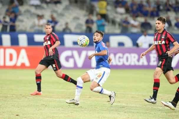 Fotos da partida entre Cruzeiro e Atltico-PR no Mineiro