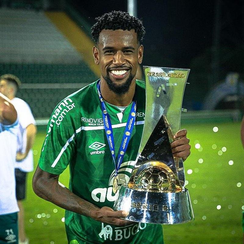 Felipe Santana - zagueiro do Chapecoense
