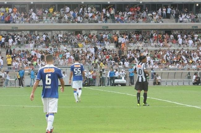 Fotos exclusivas do clssico entre Atltico e Cruzeiro na reabertura do novo Mineiro