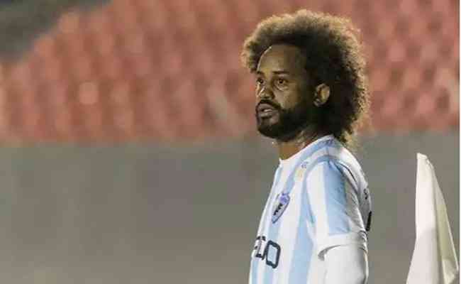 Celsinho, jogador do Londrina, foi alvo de racismo no jogo contra o Brusque em 26 de agosto, no Estdio Augusto Bauer