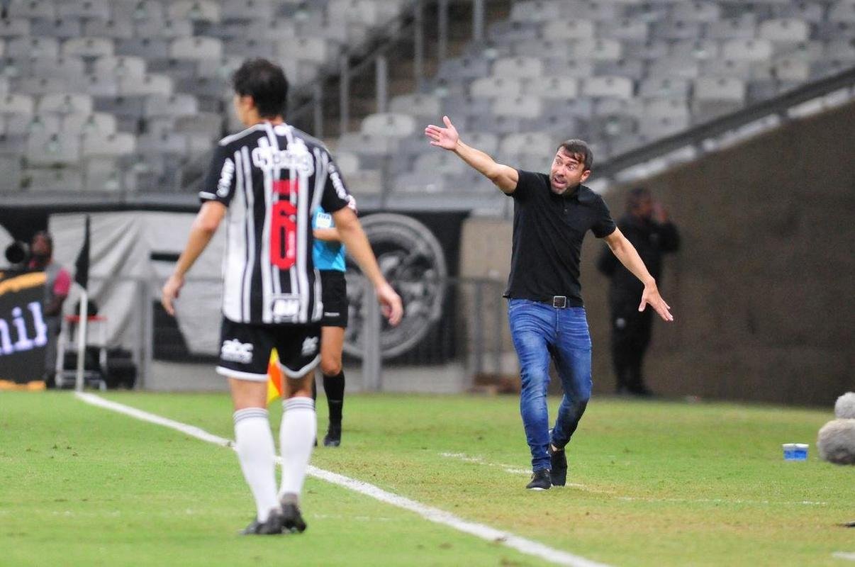 Atltico e Brasil de Pelotas-RS se enfrentaram nesta quarta-feira (12/4), no Mineiro, pela ida da terceira fase da Copa do Brasil