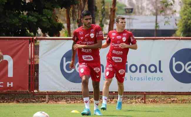 Kaio Nunes é desfalque certo do Vila Nova para jogo contra o Cruzeiro