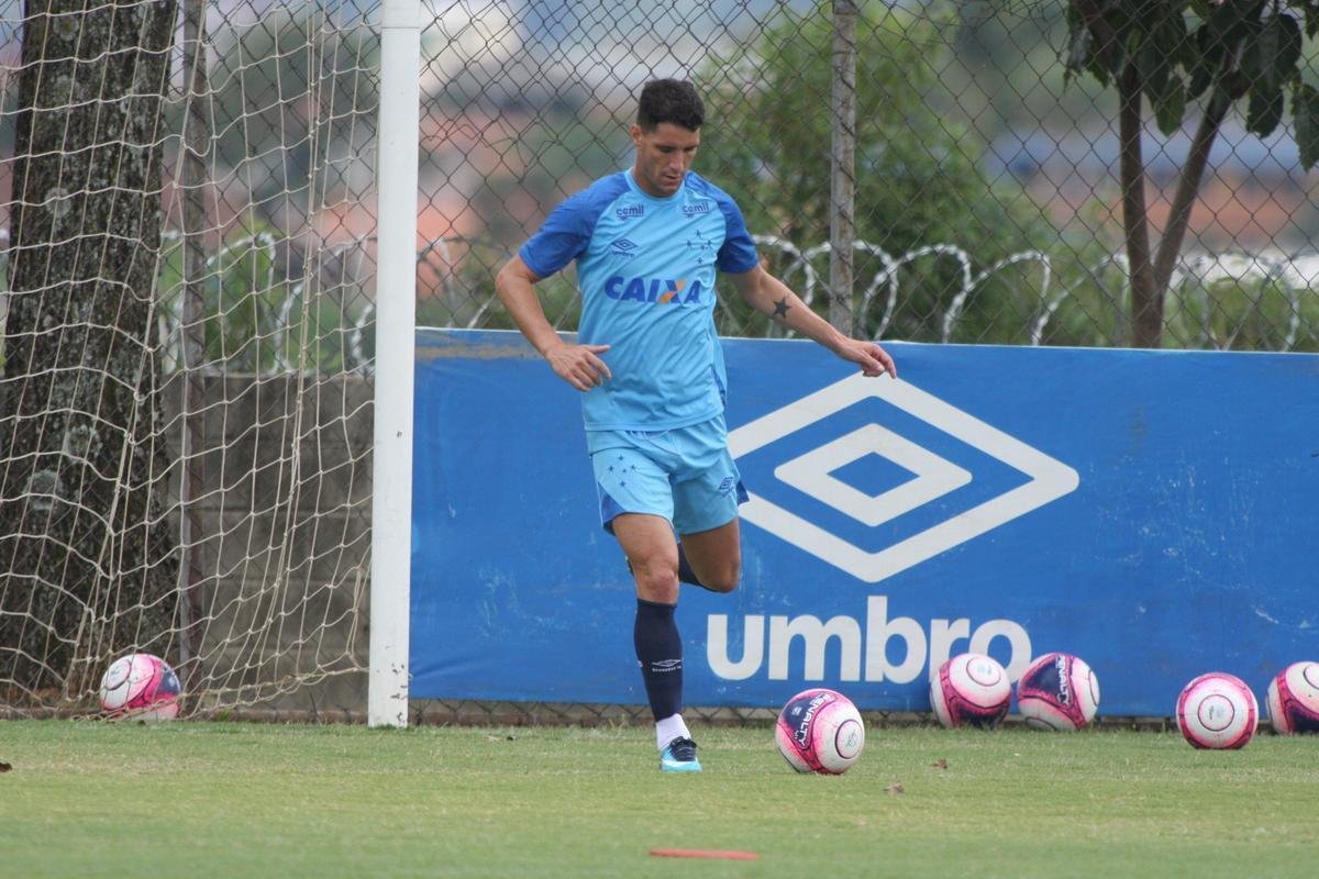 Imagens do treino do Cruzeiro nesta segunda-feira, 19 de fevereiro, na Toca da Raposa II