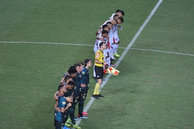 Amrica derrotou Ferrovirio por 3 a 2, nos pnaltis, aps 1 a 1 no tempo normal, e avanou  terceira fase da Copa do Brasil. Goleiro Matheus Cavichioli, com duas defesas nas penalidades, foi o grande heri do Coelho no Independncia, em Belo Horizonte.