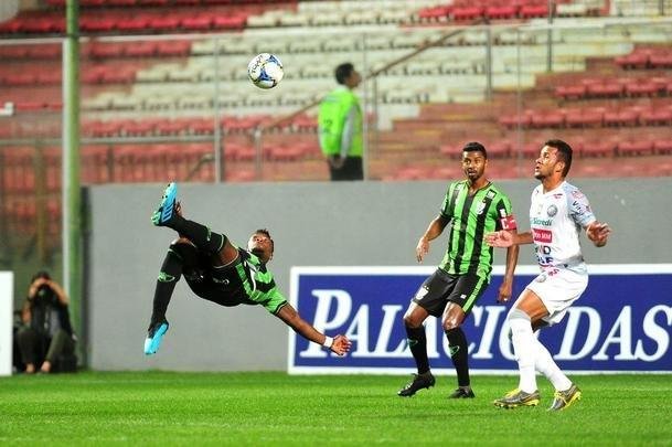 Fotos do jogo entre Amrica x Operrio