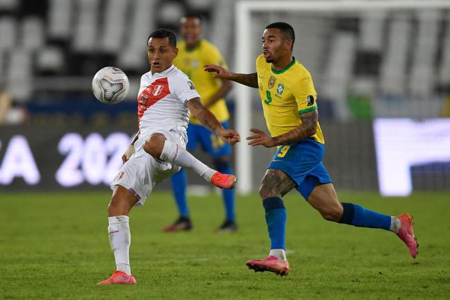 Brasil e Peru se enfrentaram pela segunda rodada do Grupo B da Copa Amrica
