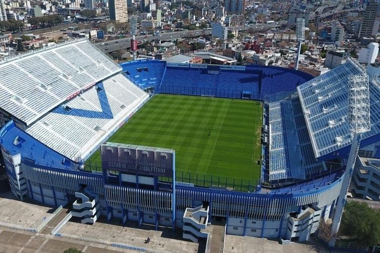 9º José Amalfitani (7 jogos) - No estádio José Amalfitani, em Buenos Aires, na Argentina, casa do Vélez Sarsfield, o Cruzeiro tem desempenho ruim. Em sete jogos, o time celeste venceu apenas um, perdeu cinco e empatou um: aproveitamento de 19,04%.
