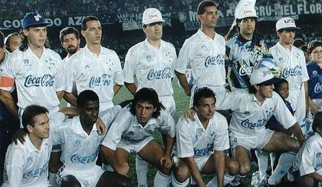 Em p�, da esquerda para a direita: Paulo Roberto, C�lio L�cio, Rog�rio Lage, Robson, Paulo C�sar e Nonato. Agachados: Ademir, Cleisson, Eden�lson, �der Aleixo e Roberto Ga�cho