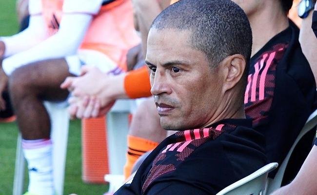 Alex comemorou a primeira vit�ria no comando do sub-20 do S�o Paulo: 'Foi espetacular'