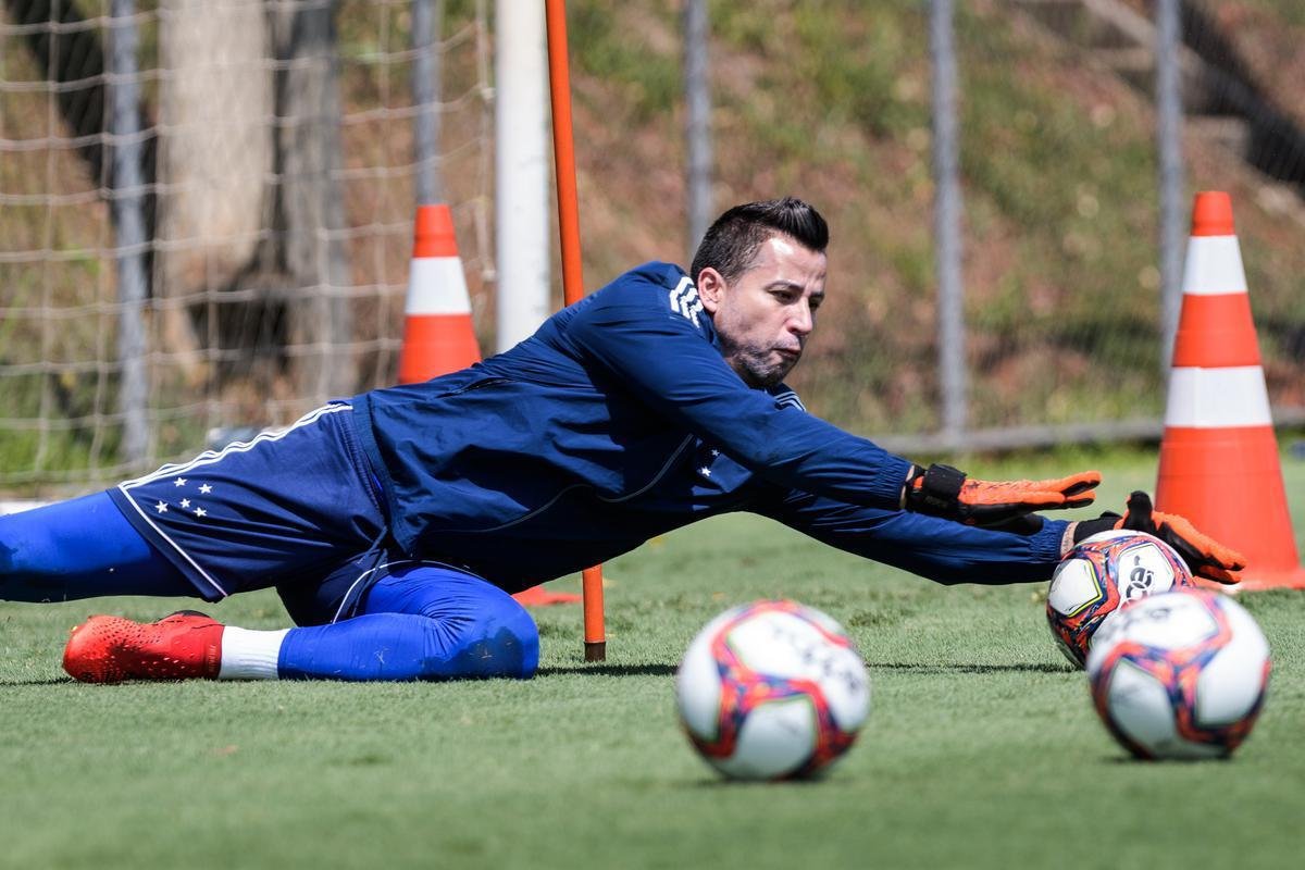 Treino acometeu em clima de descontrao no fechamento da preparao para o jogo deste domingo  