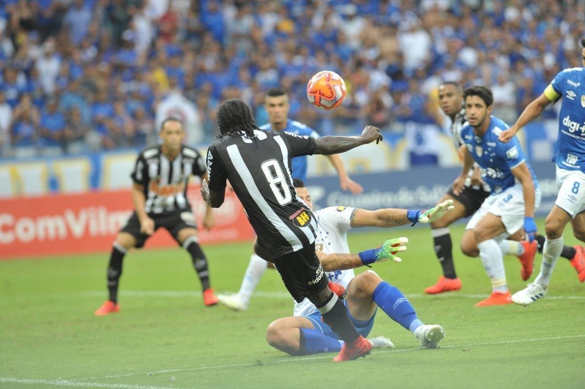 Fotos do segundo tempo do clssico entre Cruzeiro e Atltico, pela final do Mineiro