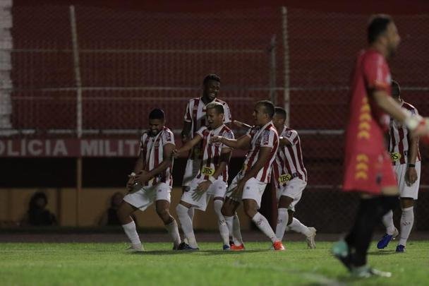 Timbu venceu a equipe paranaense fora de casa com gols de Jean Carlos e Matheus Carvalho