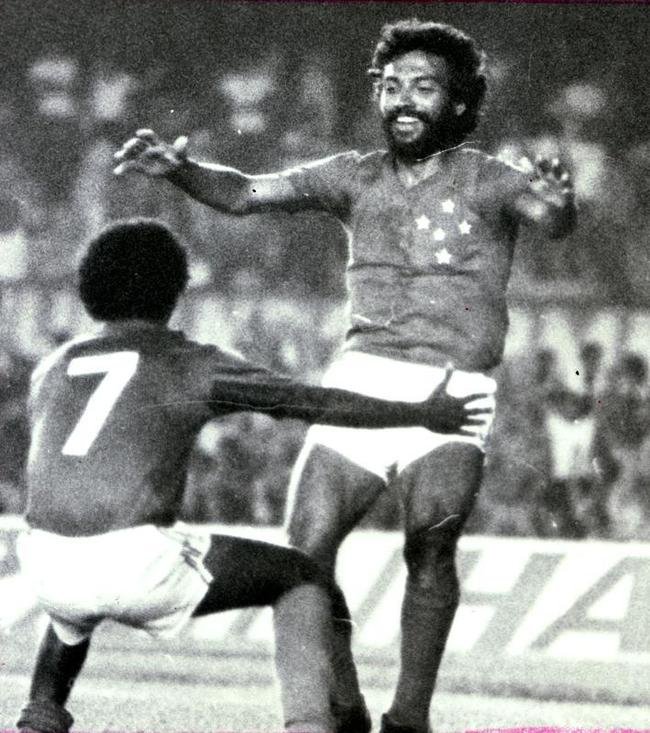 29 - Roberto Csar - 65 gols em 172 jogos (1974 a 1975; 1978 a 1981)
