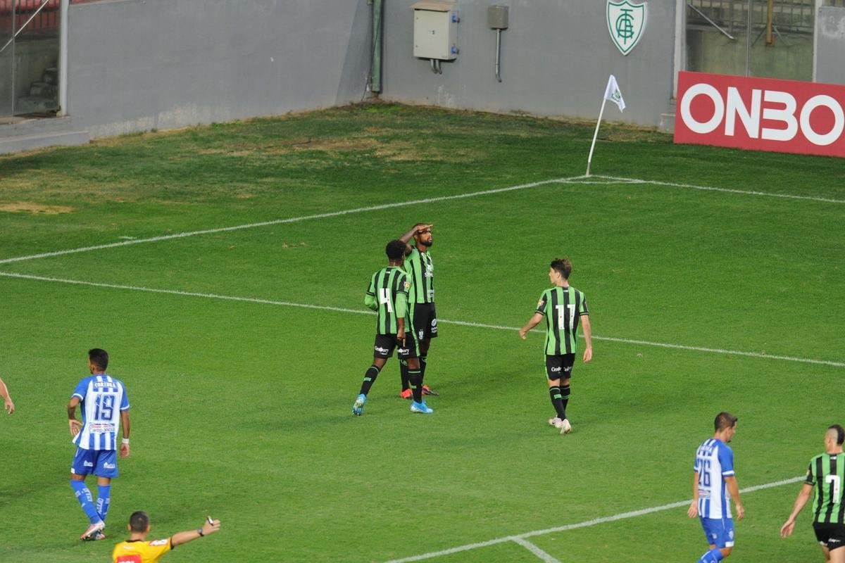 No segundo tempo, o CSA empatou com gol de cabea de Rodrigo Pimpo. Mas, logo depois, Amrica voltou  frente do placar, com gol do zagueiro Messias