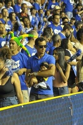 Veja fotos das torcidas na deciso da Superliga Feminina no Mineirinho