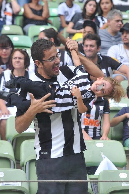 Imagens da torcida do Atltico no clssico contra o Cruzeiro, no Independncia, pelo Brasileiro 