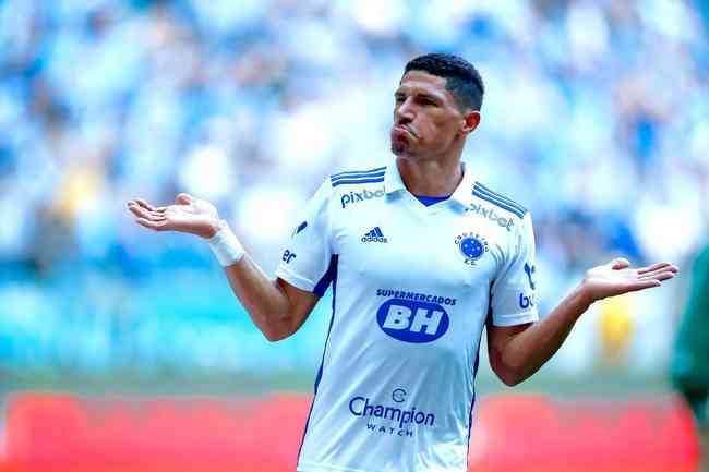 Luvannor opened the scoring for Cruzeiro over Gr