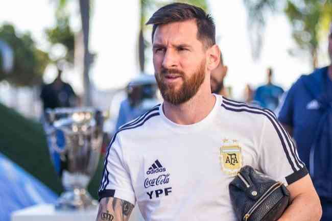 Messi em visita  Toca da Raposa II durante a Copa Amrica de 2019