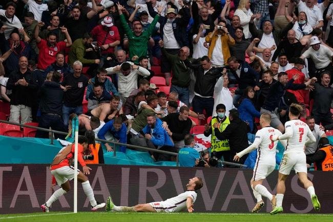 Fotos do gol de Harry Kane, da Inglaterra, sobre a Alemanha, em Wembley. Ingleses venceram por 2 a 0 e avan�aram �s quartas de final da Eurocopa