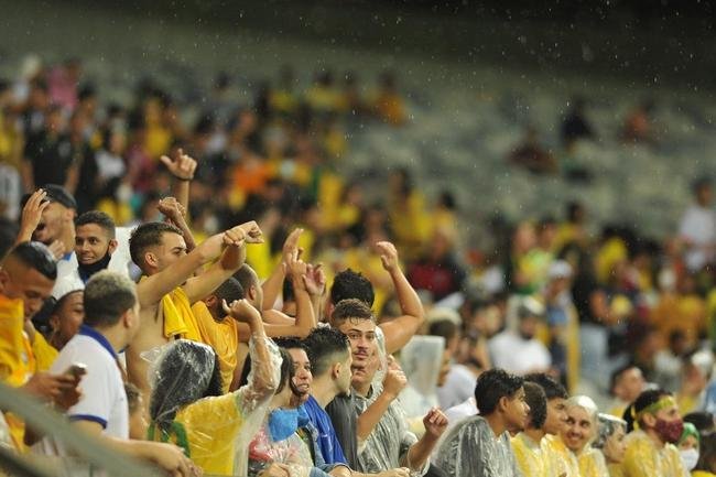 Fotos da torcida no Mineiro durante a vitria do Brasil sobre o Paraguai, por 4 a 0, pela 16 rodada das Eliminatrias da Copa do Mundo do Catar