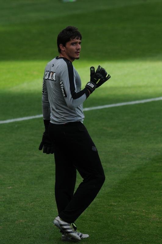 Uilson - Campeo olmpico com a Seleo Brasileira em 2016, Uilson vem sofrendo com leses h dois anos. Em novembro de 2017, o promissor goleiro rompeu o ligamento cruzado anterior do joelho direito e passou por uma cirurgia. Em outubro do ano seguinte, Uilson teve um problema na cartilagem do local operado quando estava em fase de transio e teve que ser submetido a um novo procedimento cirrgico. Por causa dos problemas fsicos, Uilson disputou apenas 13 partidas com a camisa do Galo e sofreu 14 gols.