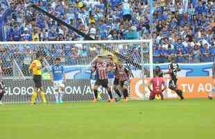 Fotos do jogo entre Cruzeiro e So Paulo