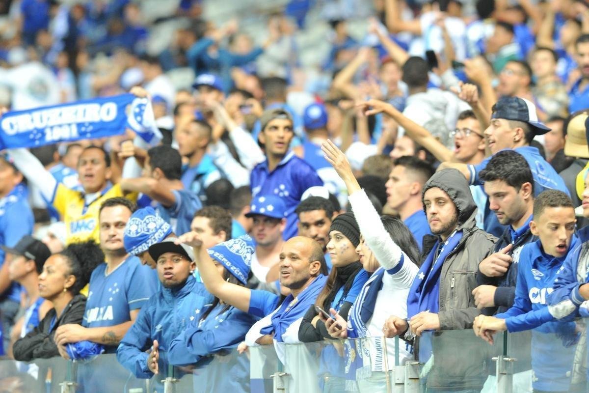 Torcida do Cruzeiro no duelo desta tera, no Mineiro, contra o Racing, pela Libertadores