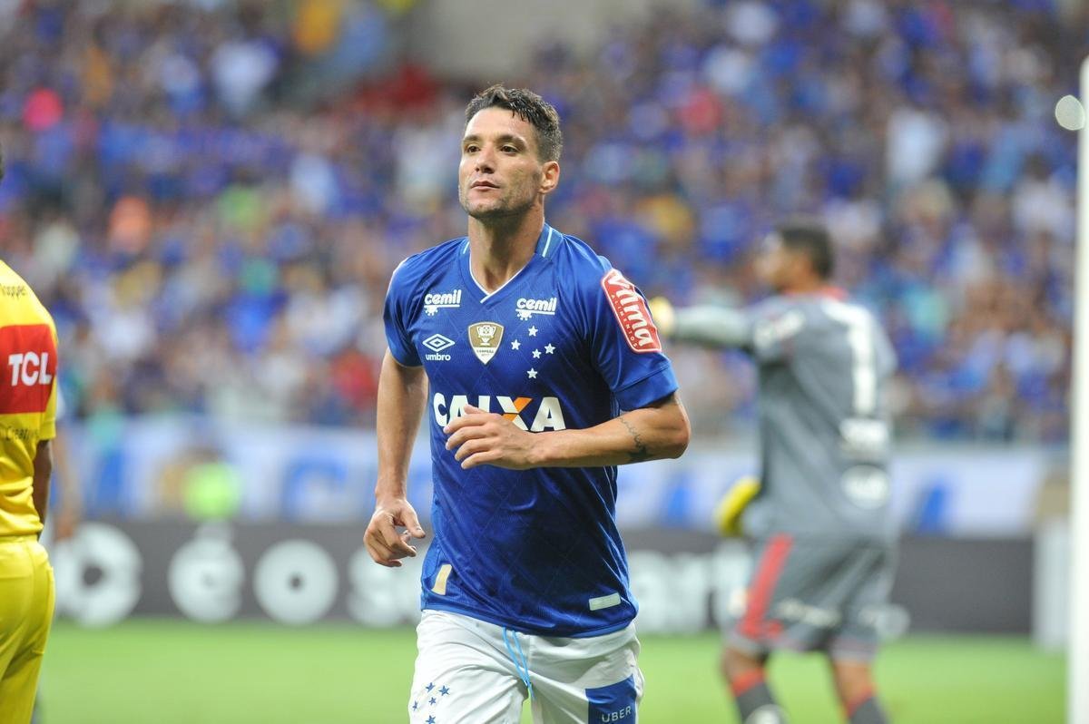Protagonista na Libertadores de 2008 pelo Fluminense, com trs gols marcados na final, Thiago Neves  o homem de confiana do Cruzeiro