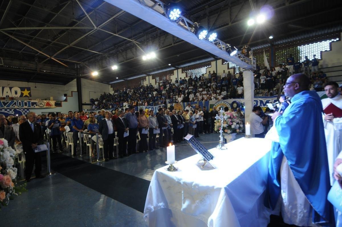 Imagens da missa de aniversrio de 97 anos do Cruzeiro