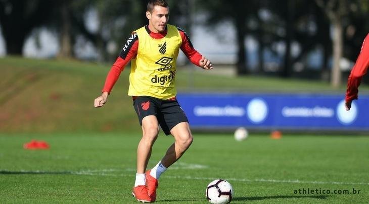 Marco Rubén (Athletico-PR): atacante, 32 anos, cinco jogos